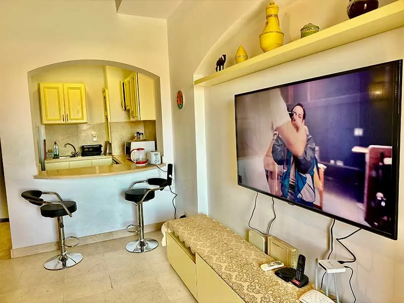 Wohnzimmer/Living Room