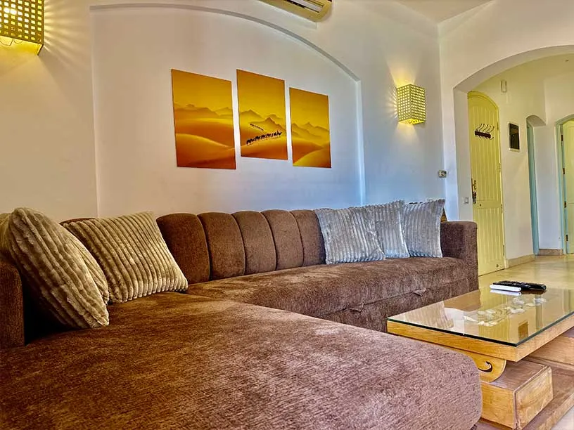 Wohnzimmer/Living Room